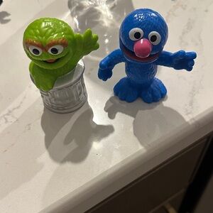 Sesame Street Oscar the Grouch and Grover Figures